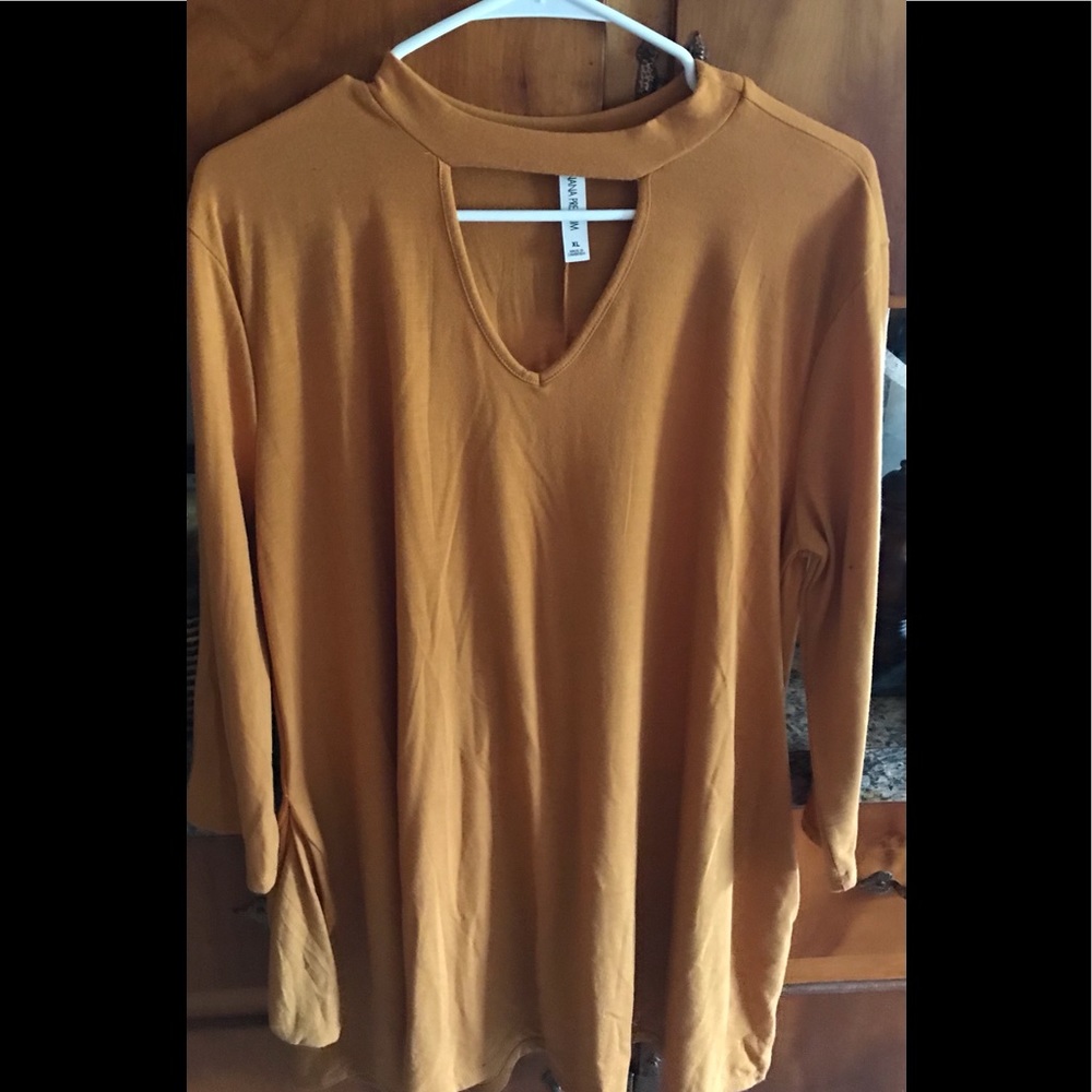Zenana Outfitters top. Size XL.